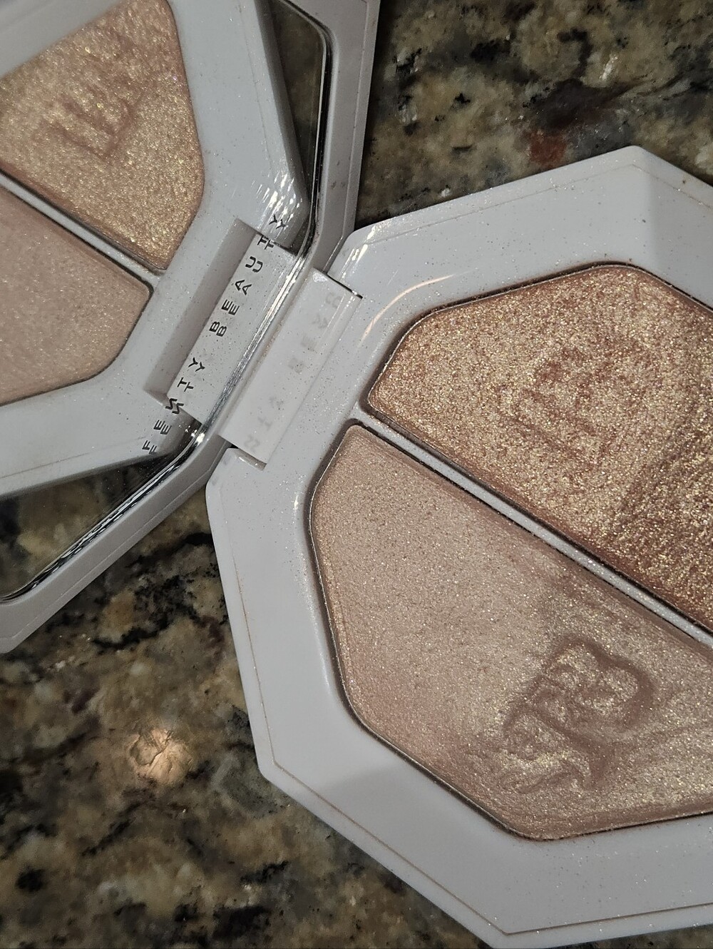 Fenty Beauty Dual Highlighter Compact - Champagne & Rose Gold Shimmer